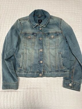 Gap Girls Denim Jacket Light Wash Size L Classic Jean Trucker Jacket